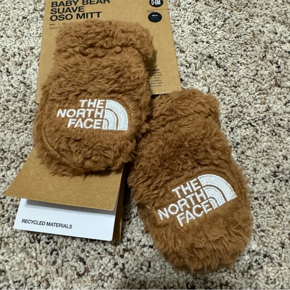 The North Face Baby Bear Suave Oso Mittens—0-6M - Picture 2 of 6